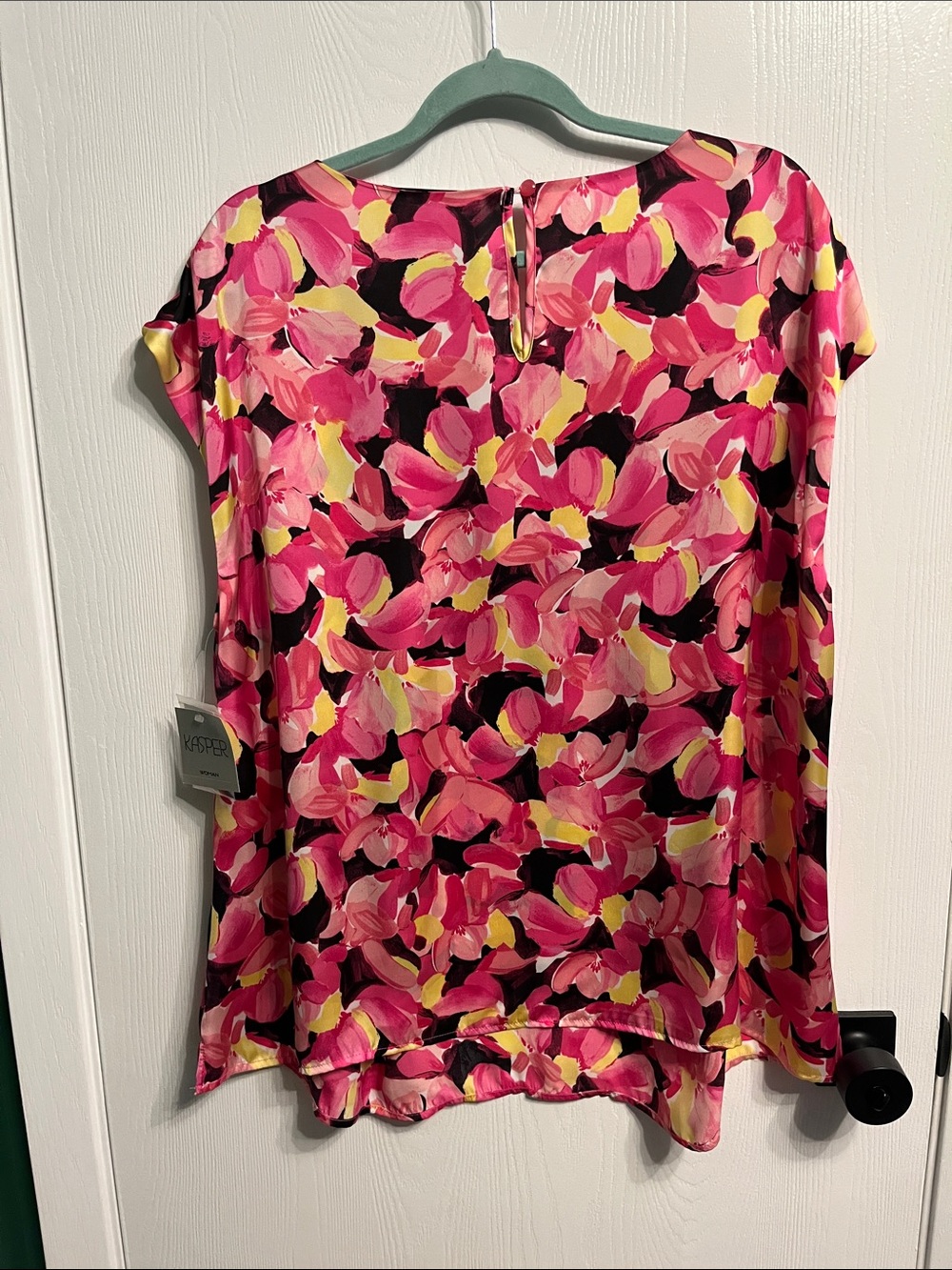 NWT pink and yellow floral Kasper flowy shirt. Size 2x! - Picture 6 of 6